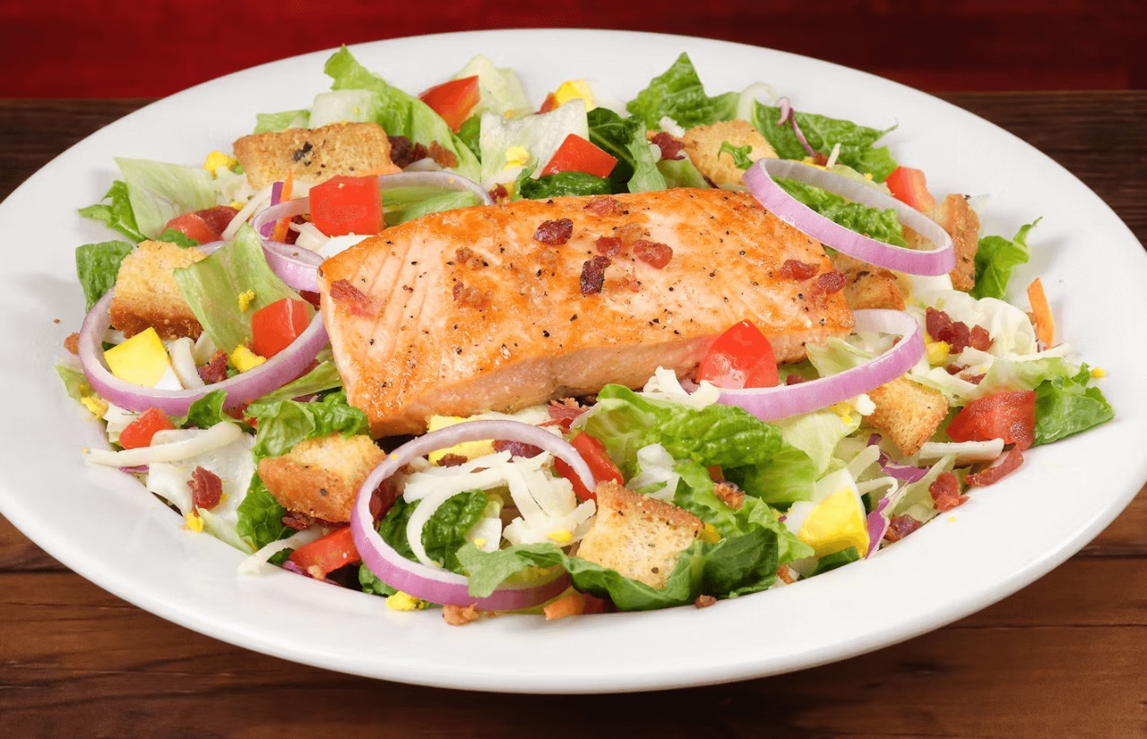 Grilled Salmon Salad